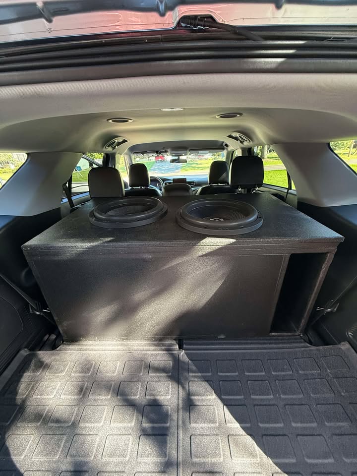 2022 Ford Explorer 2x NVX VCW12v3 4.4cuft net @ 34hz