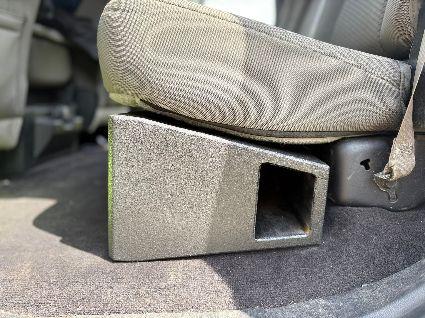 FORD F150 2009^ + other models NO SEAT LIFT required for 4x6.5"