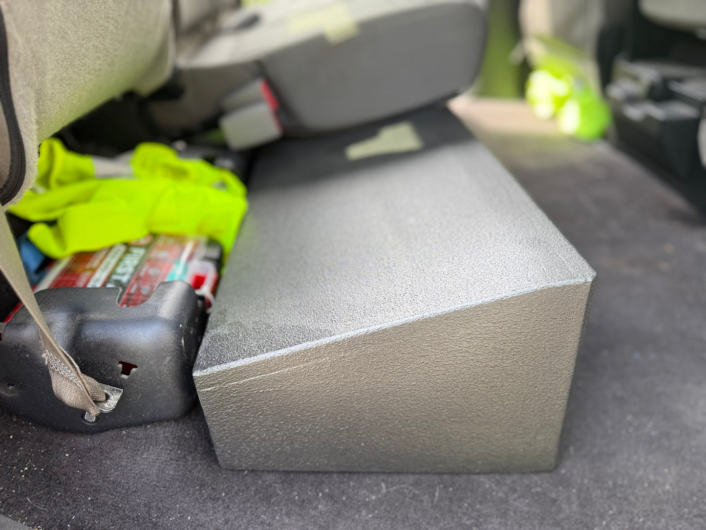 FORD F150 2009^ + other models NO SEAT LIFT required for 4x6.5"