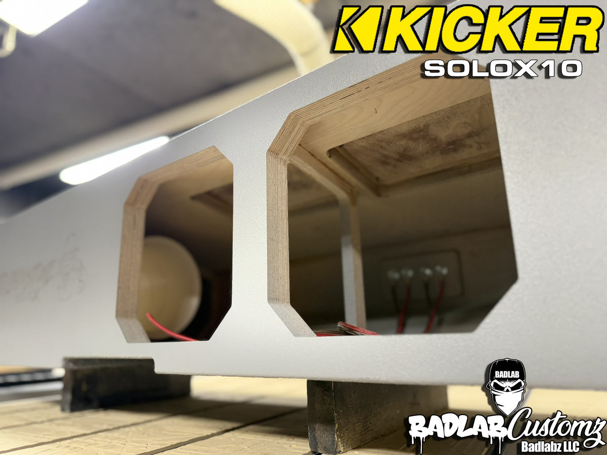 GM 09-18 Kicker SoloX 10's!